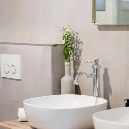 City Central 아파트 *