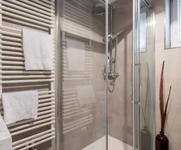 City Central Apartma *