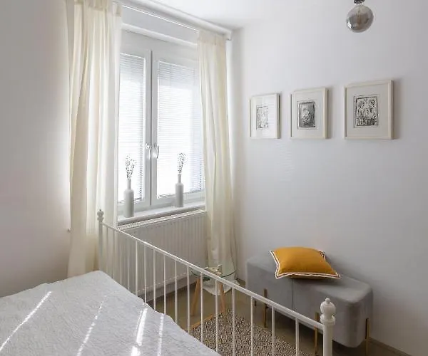 City Central Apartma *